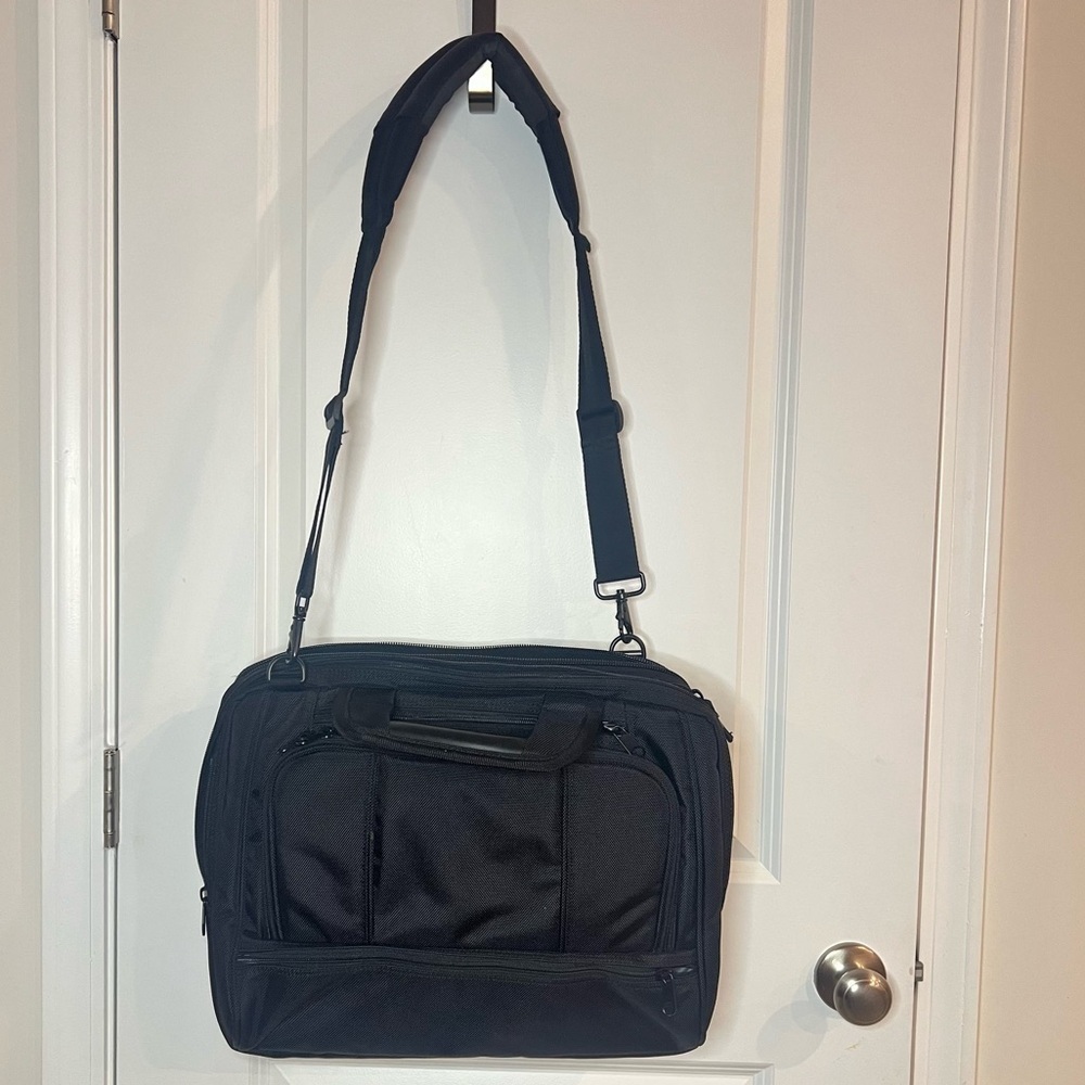 Brenthaven Zero impact laptop shoulder Travel bag